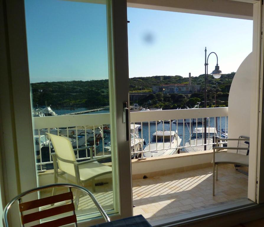 Domo Sul Porto Bed and Breakfast Stintino Exteriör bild