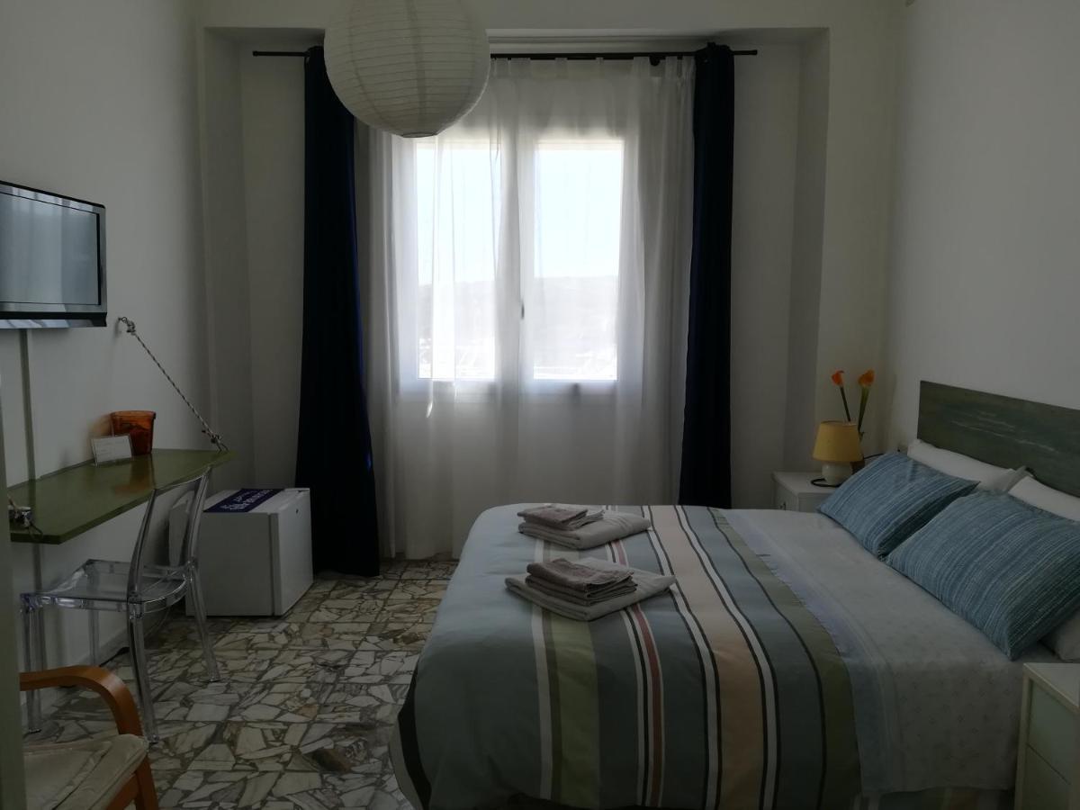 Domo Sul Porto Bed and Breakfast Stintino Exteriör bild