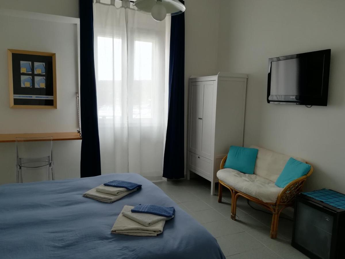 Domo Sul Porto Bed and Breakfast Stintino Exteriör bild